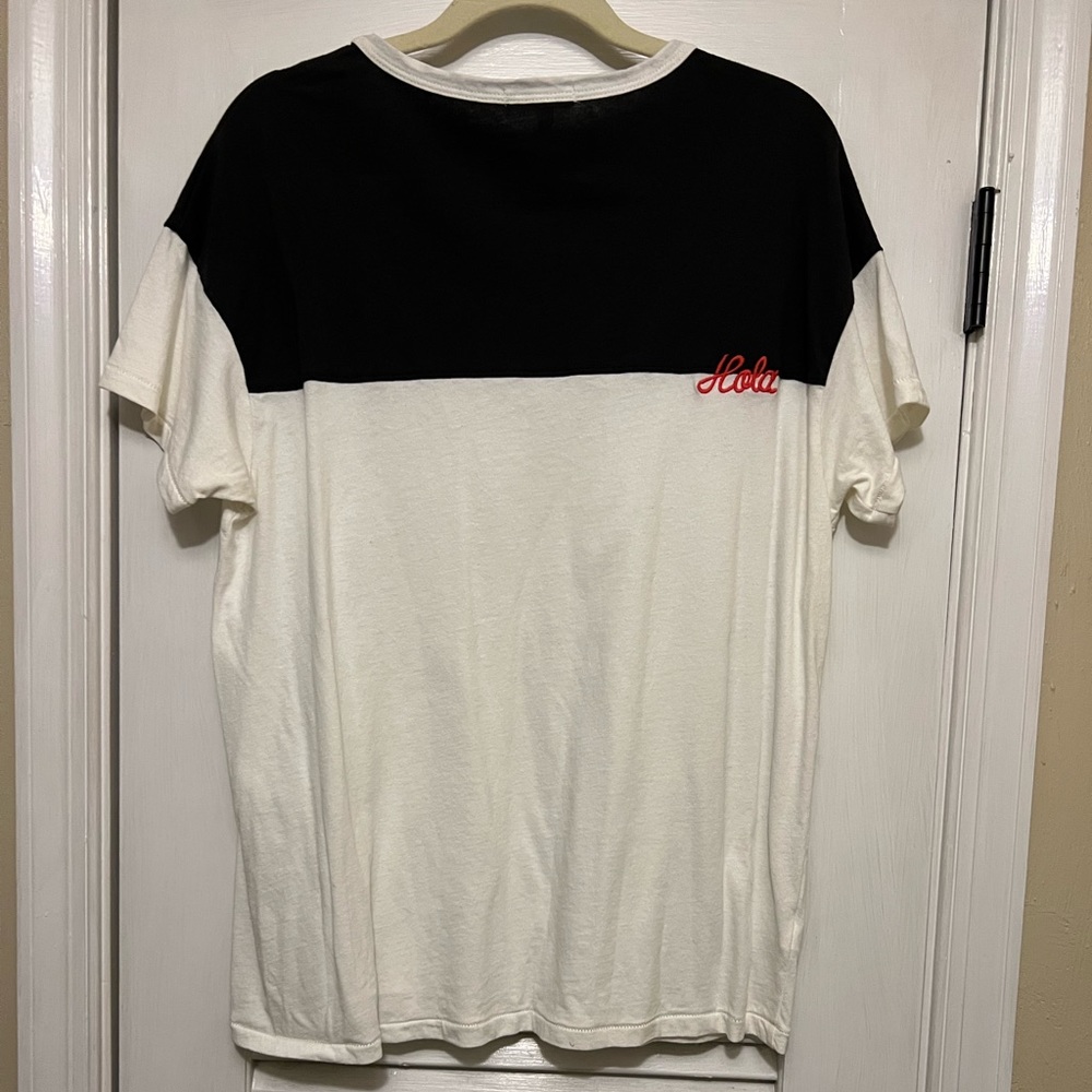 Sundry Hola TShirt Like New size 3